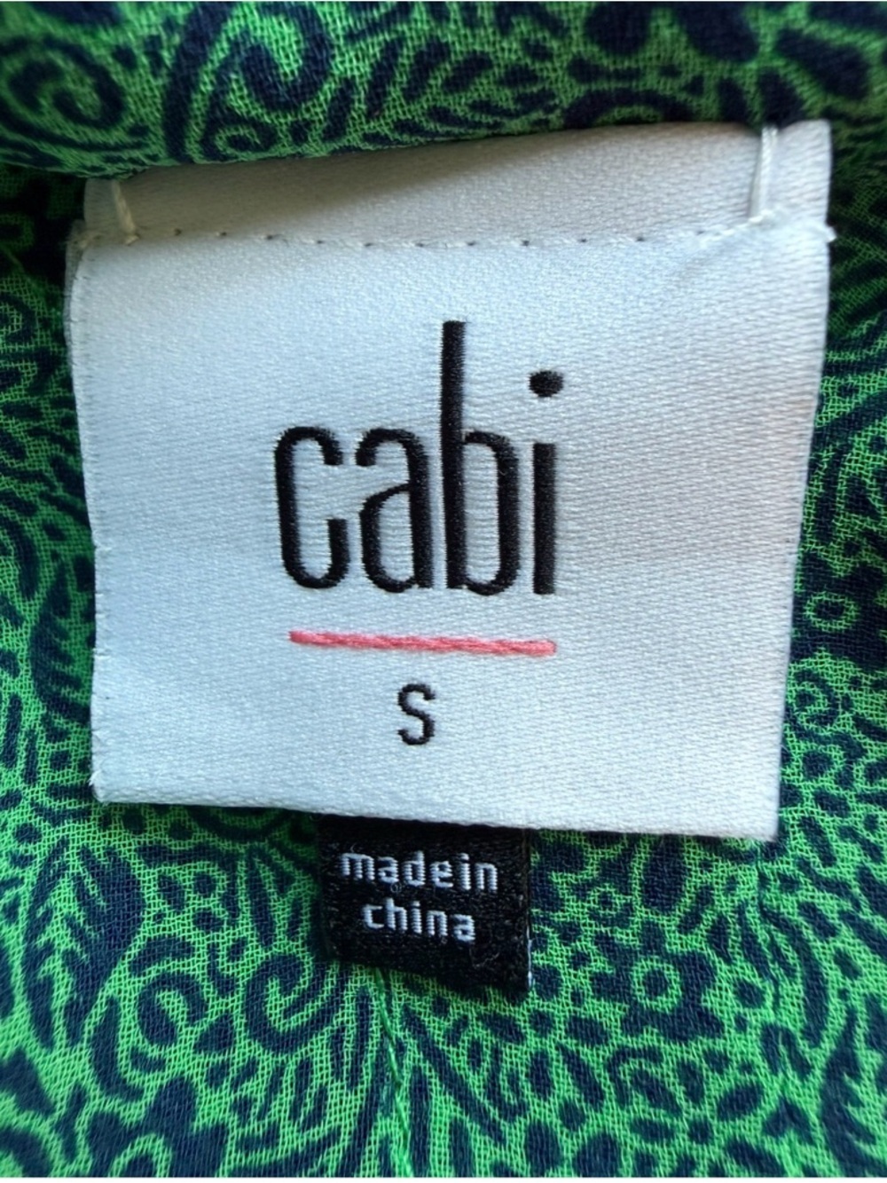 CAbi Green Paisley V-Neck Sheer Blouse Size S Lightweight Flowy Casual - Picture 4 of 14